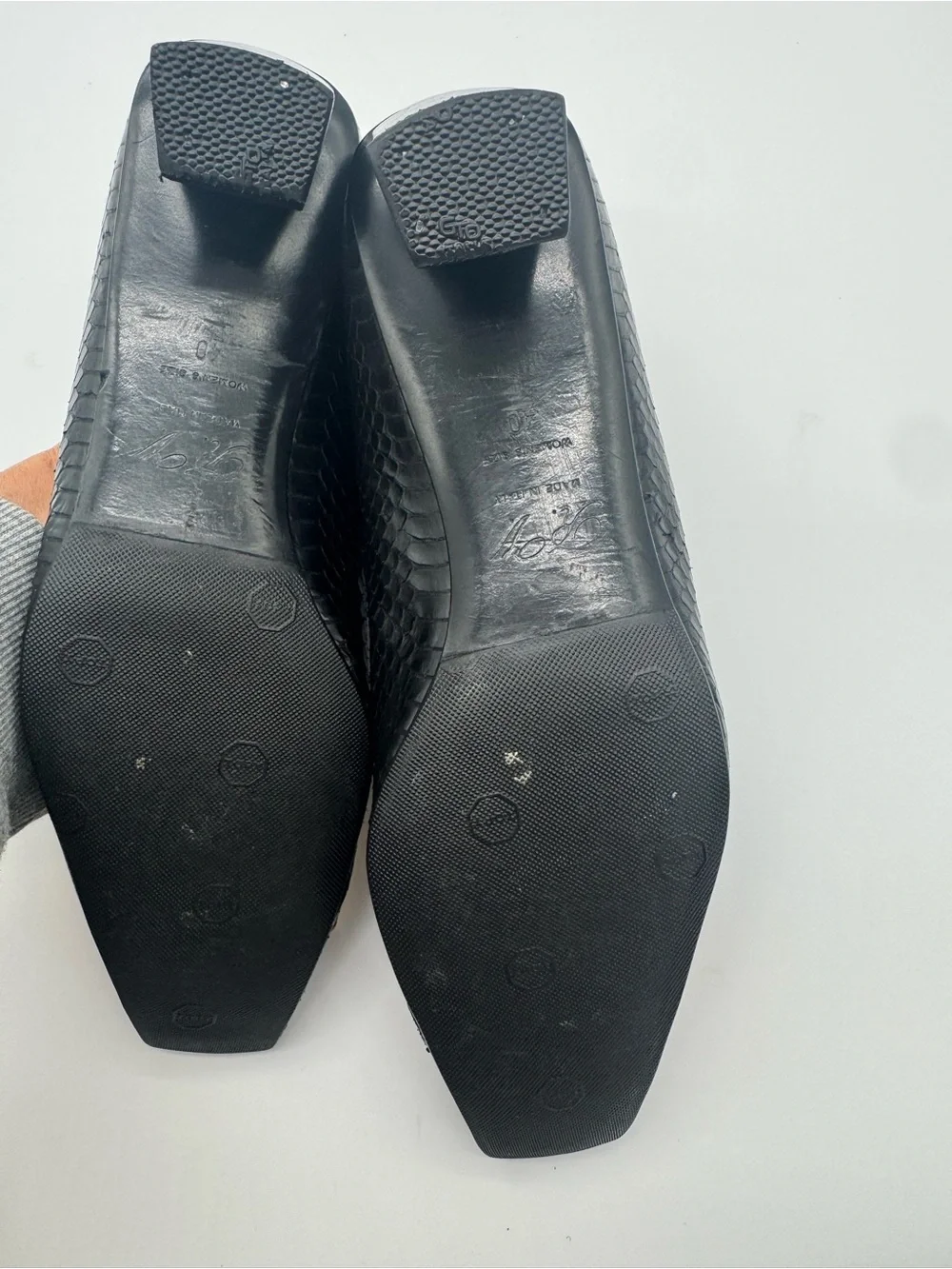 Vintage Roger Vivier Paris Black Python Gold Buckle Pumps EU 40 Luxury Heels